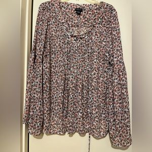 Torrid blouse pleated front top with big puffy sleeves